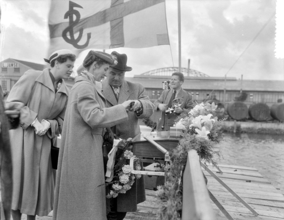 Tewaterlating Ms. Beninkust , Jan Smit en Zn. Alblasserdam, Bestanddeelnr 906-5510