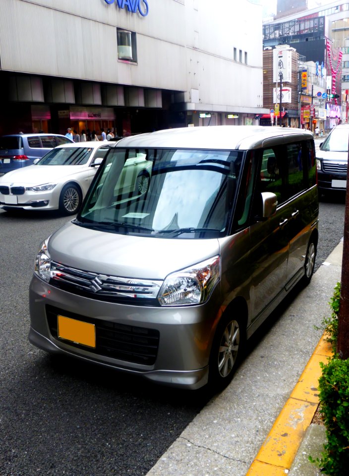 Suzuki Spacia X Limited (MK32S) front