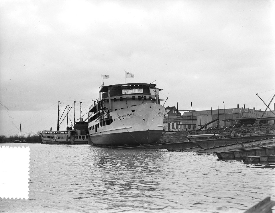 Tewaterlating Gilyang Scheepswerf De Waal Deest Zaltbommel, Bestanddeelnr 906-4084