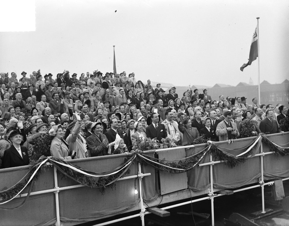 Tewaterlating tankschip Kirkouk NDSM, Bestanddeelnr 904-5889