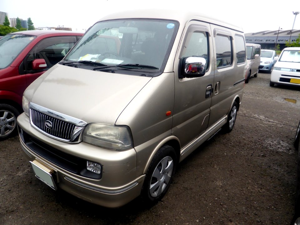 Suzuki EVERY Landy XL (DA32W) front