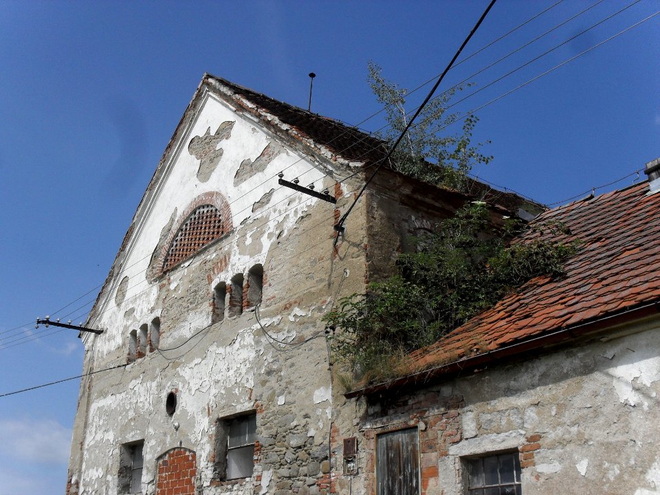 SVÉRADICE - Bývalý statek C