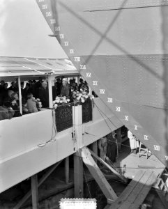Tewaterlating Zweeds schip Kungsholm. Prinses Sybilla van Zweden doopt schip, Bestanddeelnr 905-3689