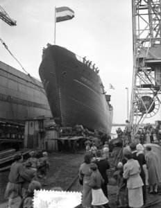 Tewaterlating en doop motor tanker Genevieve te Borgem fa. Pot Bolnes, Bestanddeelnr 906-6920