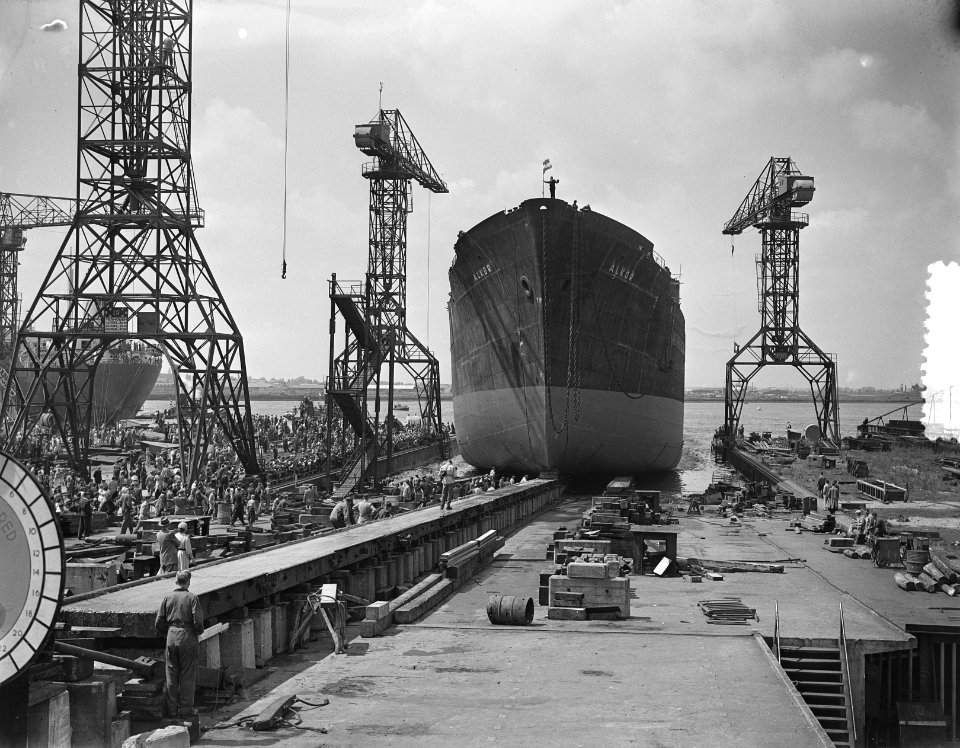 Tewaterlating tankschip Alkor te Amsterdam bij NDSM voor Panama, Bestanddeelnr 905-7916