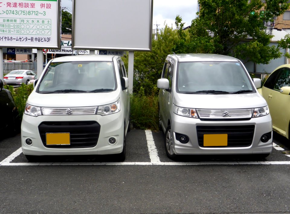 Suzuki WAGON R Stingray (MH23S & MH34S) front