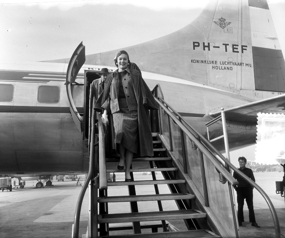 Textielkoningin Alice Corr uit USA op Schiphol, Bestanddeelnr 905-6132