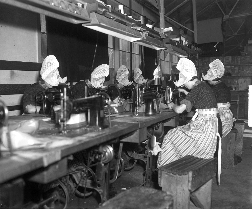 Textielindustrie Volendam. Naaiatelier, Bestanddeelnr 903-8906
