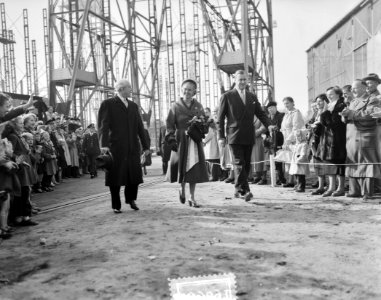 Tewaterlating Zweeds schip Kungsholm. Prinses Sybilla van Zweden doopt schip, Bestanddeelnr 905-3691