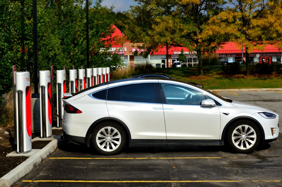 TeslaSuperChargerWoodsideMarkhamWoodside41
