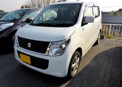 Suzuki WAGON R FX (MH34S) front