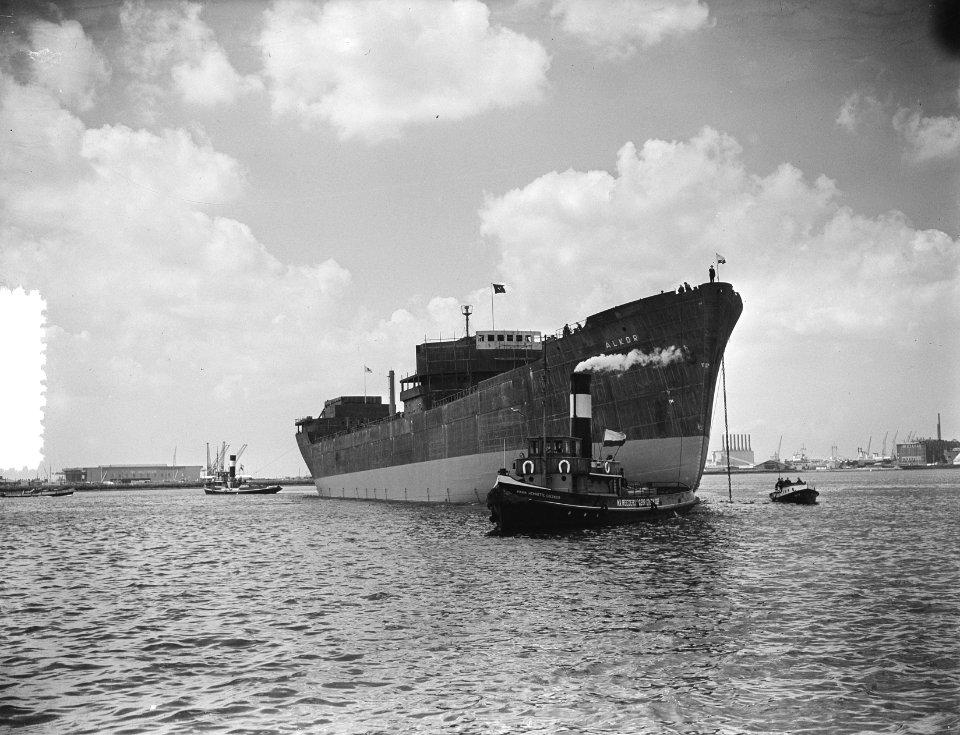 Tewaterlating tankschip Alkor te Amsterdam bij NDSM voor Panama, Bestanddeelnr 905-7920