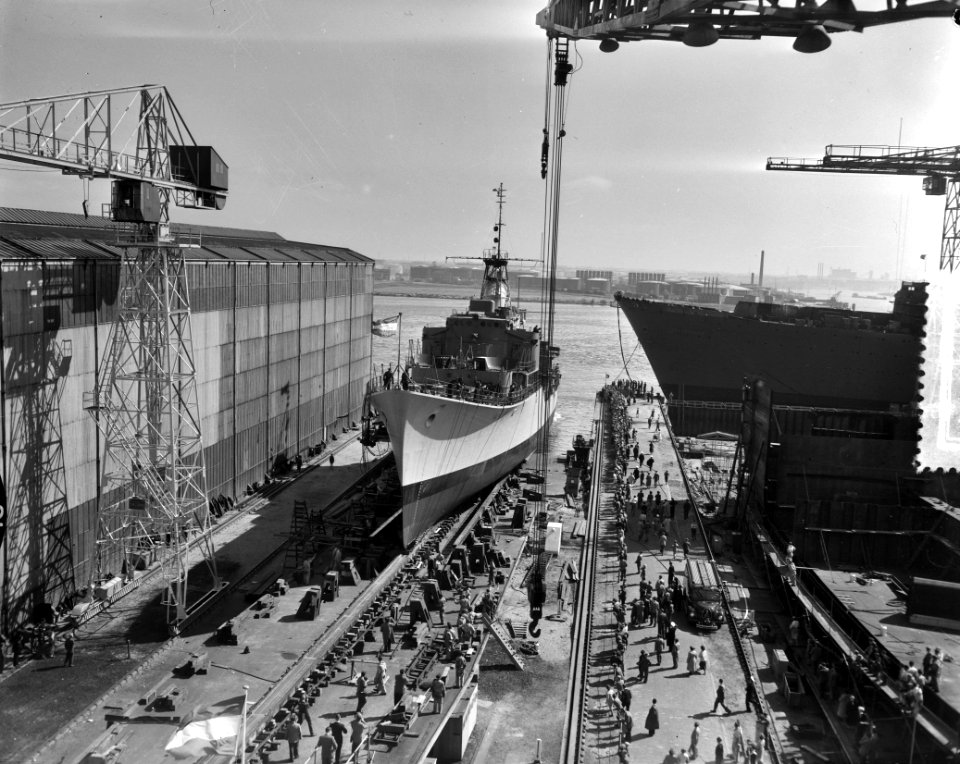 Tewaterlating torpedoboot Overijssel bij Wilton Fijenoord, Bestanddeelnr 907-8775