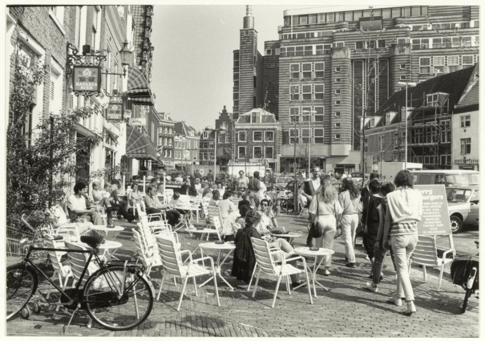 Terrasjes op de Botermarkt. NL-HlmNHA 54015569