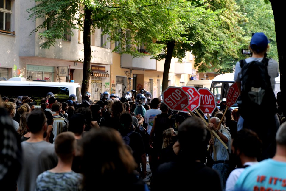 Syndikat eviction protest Berlin Weisestraße 2020-08-07 11
