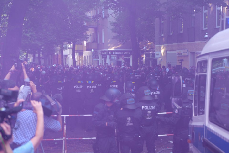 Syndikat eviction protest Berlin Weisestraße 2020-08-07 35