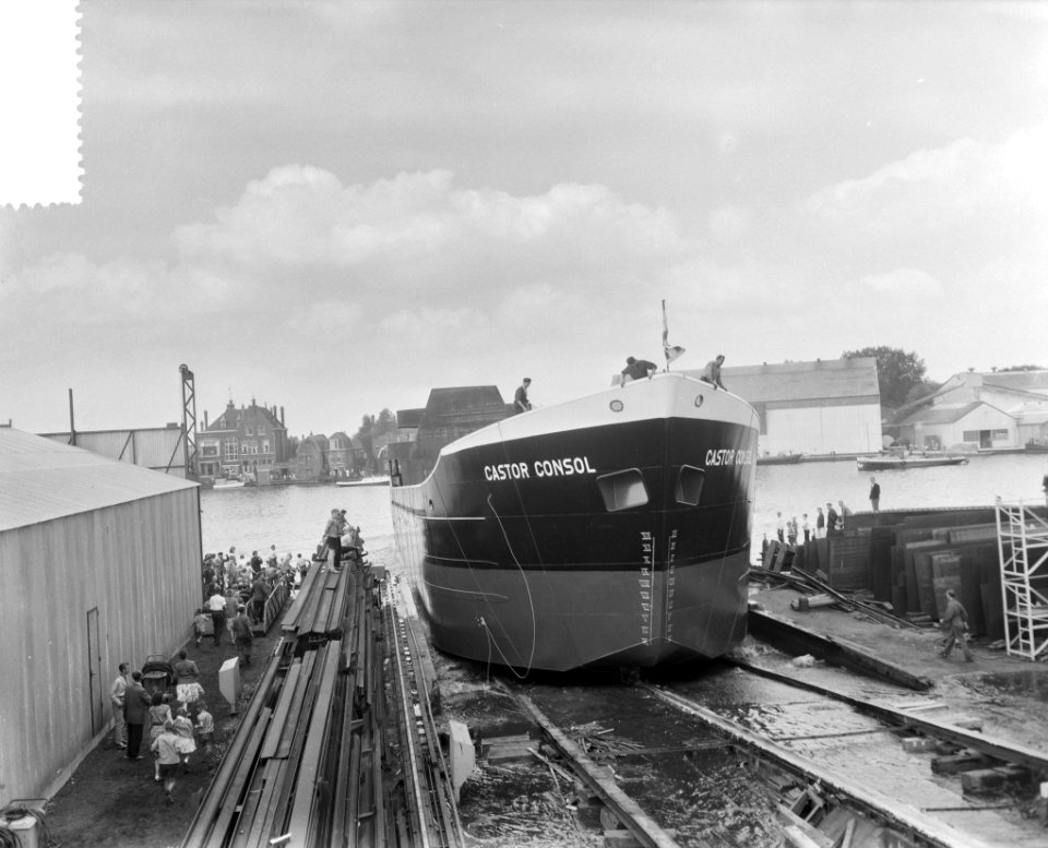 Tewaterlating van de Castor Consol bij de Zaanlandse scheepsbouwmaatschappij, Bestanddeelnr 910-5497