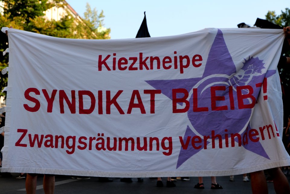 Syndikat eviction protest Berlin Hermannstraße 2020-08-07 15
