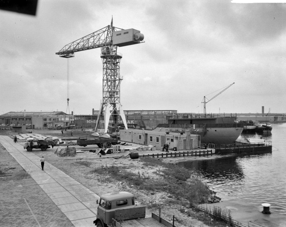 Tewaterlating te Zaandam van het Torpedo-inschietvaartuig van de Koninklijke Mar, Bestanddeelnr 914-1447