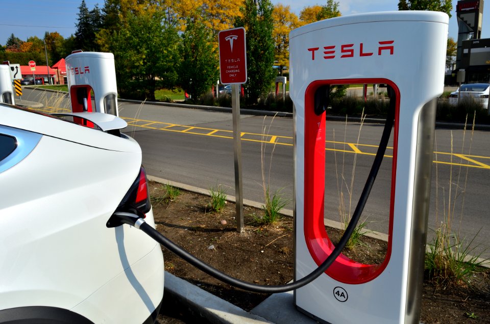 TeslaSuperChargerWoodsideMarkhamWoodside44