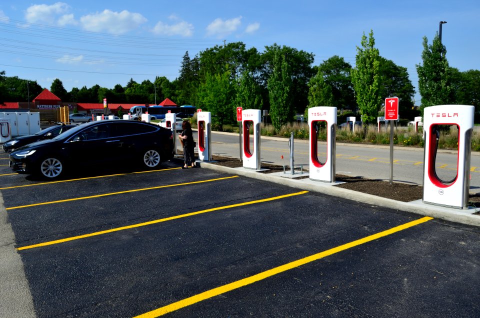 TeslaSuperChargerStationsSmartCentreMarkhamWoodside6