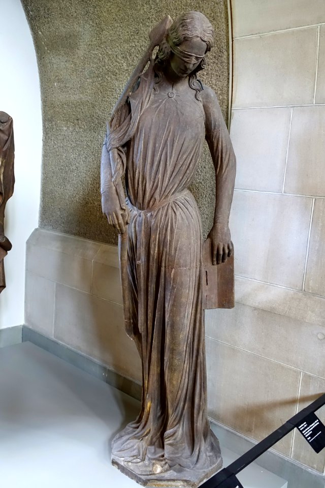 Synagogue figure, from the south transept portal, Strasbourg Cathedral, France, c. 1901-1903, plaster replica - Adolphus Busch Hall - Harvard University - DSC05703