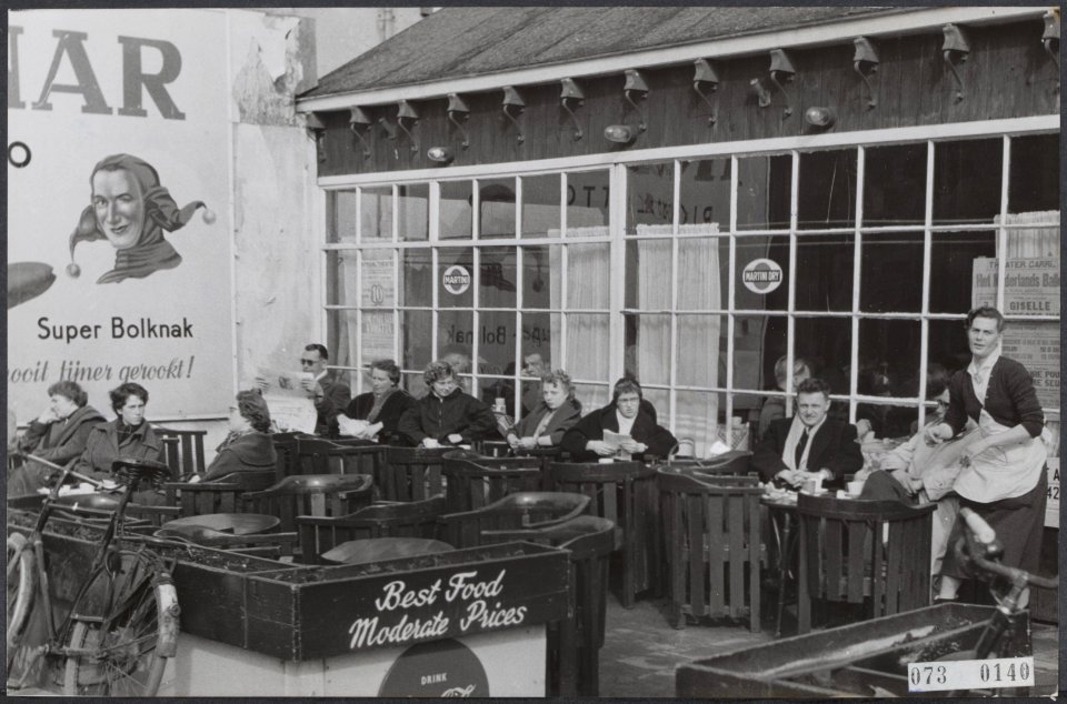 Terrassen, cafes, bezoekers, Bestanddeelnr 073-0140