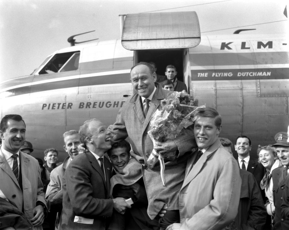Terugkeer Nederlands elftal op Schiphol, Bestanddeelnr 913-0872