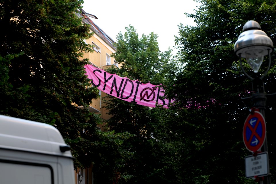 Syndikat eviction protest Berlin Weisestraße 2020-08-07 03