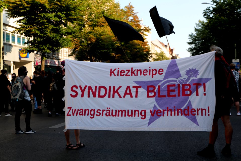 Syndikat eviction protest Berlin Hermannstraße 2020-08-07 18