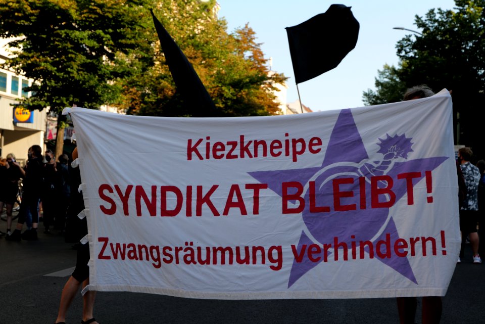 Syndikat eviction protest Berlin Hermannstraße 2020-08-07 17