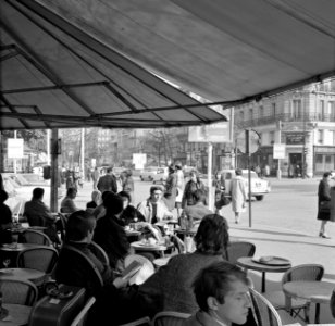 Terras van café-restaurant Deux Magots in Saint-Germain-des-Prés, Bestanddeelnr 254-0437
