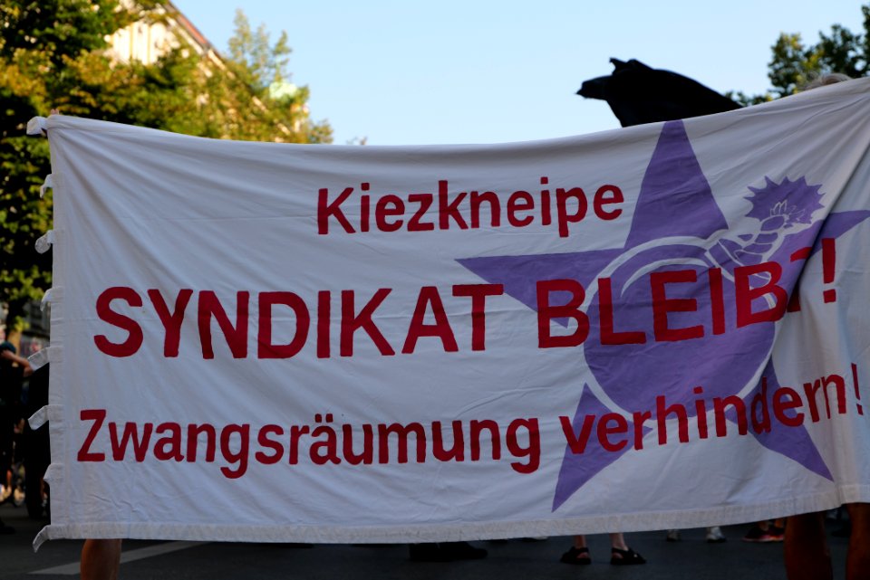Syndikat eviction protest Berlin Hermannstraße 2020-08-07 16