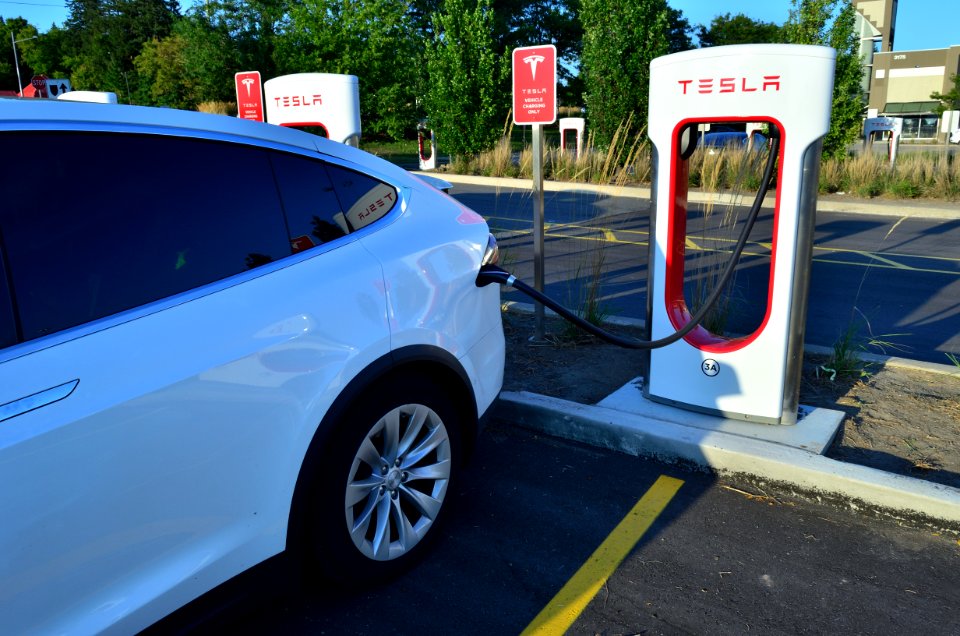 TeslaSuperChargerWoodsideMarkhamWoodside31