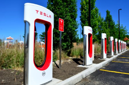 TeslaSuperChargerWoodsideMarkhamWoodside12