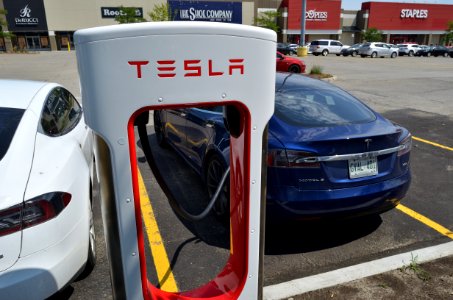 TeslaSuperChargerWoodsideMarkhamWoodside25