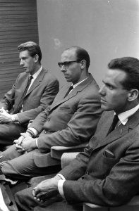 Terug uit Belgrado, de atleten tijdens de persconferentie Schiphol, vlnr Van, Bestanddeelnr 914-3207