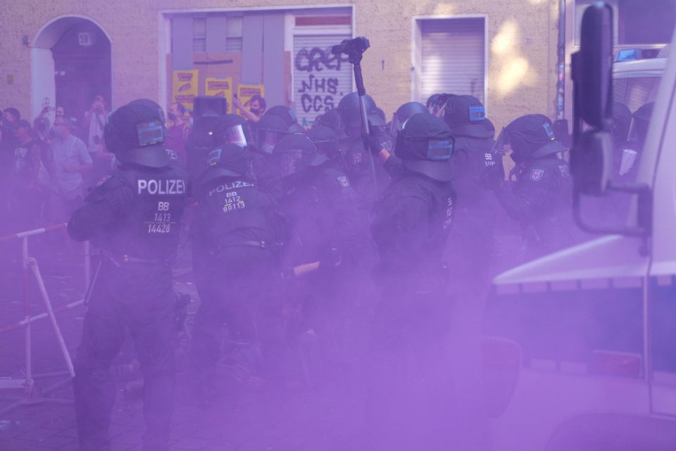 Syndikat eviction protest Berlin Weisestraße 2020-08-07 23