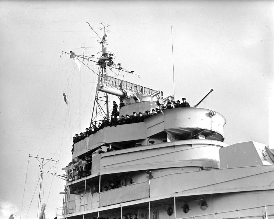 Terugkeer Hr. Ms. kanonneerboot Van Kinsbergen in Den Helder, Bestanddeelnr 903-2499