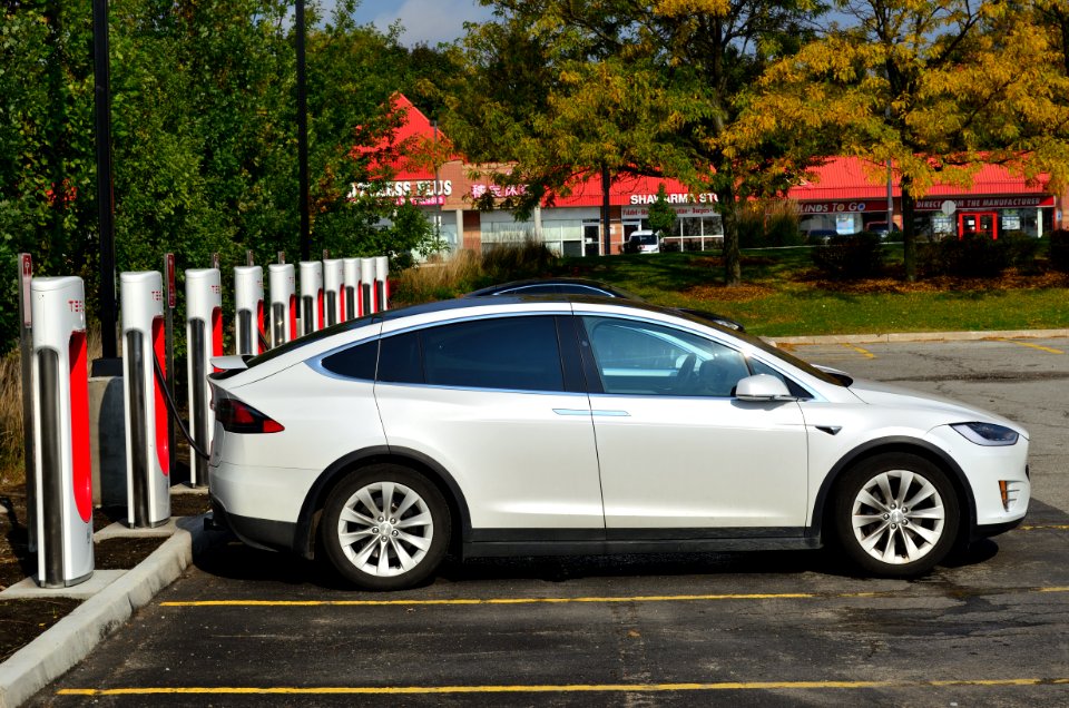 TeslaSuperChargerWoodsideMarkhamWoodside42