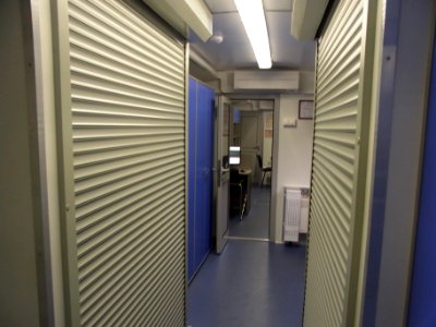 Synergy-2 81-717 interior - corridor