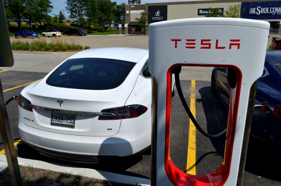TeslaSuperChargerWoodsideMarkhamWoodside24