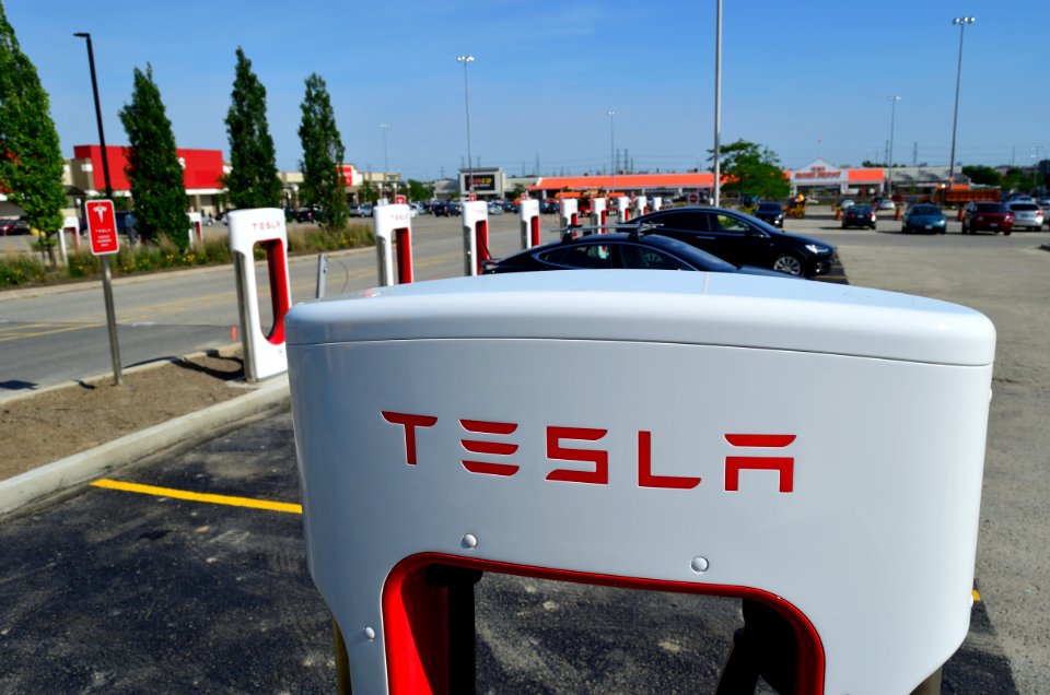 TeslaSuperChargerStationsSmartCentreMarkhamWoodside3
