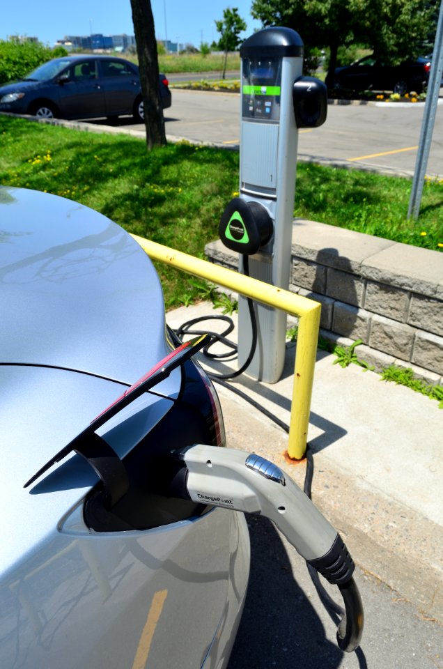 TeslaModel3ChargingStation4