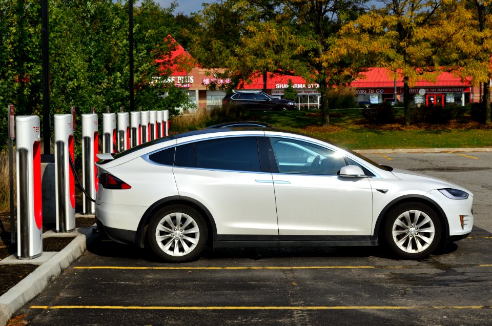 TeslaSuperChargerWoodsideMarkhamWoodside40