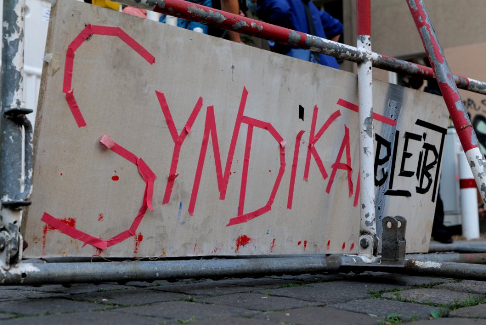 Syndikat eviction protest Berlin Weisestraße 2020-08-07 07