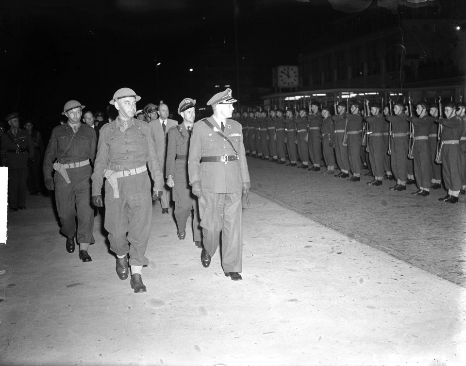 Terugkeer Generaal Buurman van Vreeden (KNIL) inspectie, Bestanddeelnr 904-0956