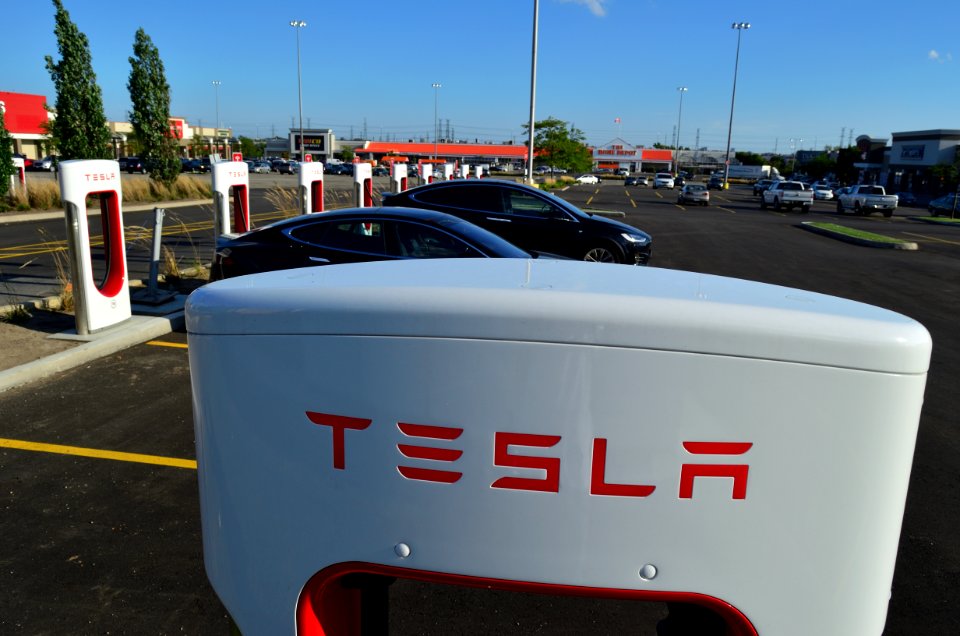 TeslaSuperChargerWoodsideMarkhamWoodside26