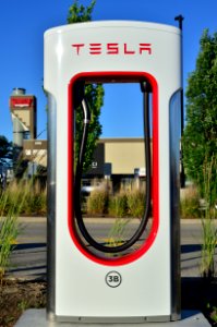 TeslaSuperChargerWoodsideMarkhamWoodside18