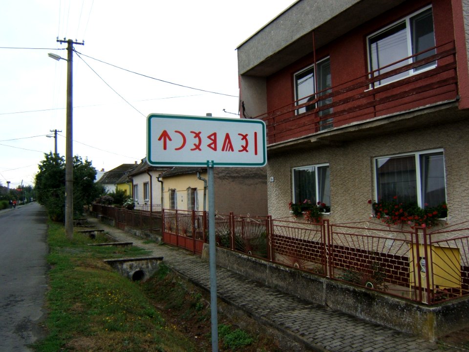 Szelmenc, rovástábla